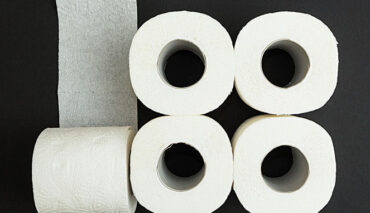 Adhesives for the manufacture of toilet and kitchen rolls